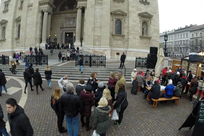 Budapest Christmas Walking Tour & Entry to St Stephen's Basilica - Why the 3 pm timing works in winter Budapest