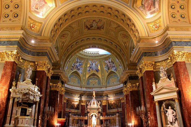 Budapest Christmas Walking Tour & Entry to St Stephen's Basilica - Who should book this Christmas walk?