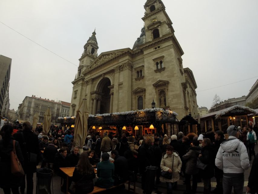 Budapest Christmas Walking Tour w Entry to Basilica - Starting Near Deák Ferenc tér