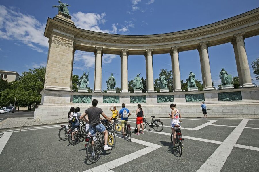 Budapest: City Bike Tour with Coffee Stop - Heroes’ Square and the story of Hungary