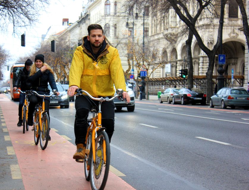 Budapest: City Bike Tour with Coffee Stop - The Danube panorama and Buda Castle views