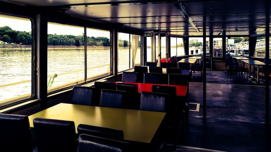 Budapest: City Highlights Cruise with Welcome Drink - Who will enjoy this Danube cruise?