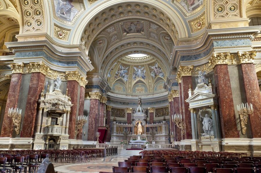 Budapest: Classical Music Concerts in St Stephen's Basilica - What the seating classes really mean