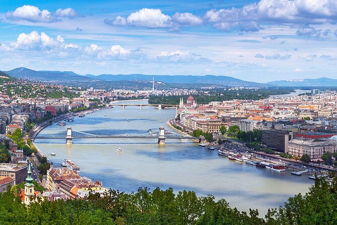 Budapest Danube 1 Hour Sunset or Night Cruise with Audio Guide - What this one-hour Budapest cruise really offers