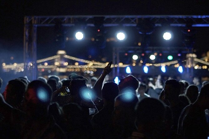 Budapest Danube Cruise with DJ, Drinks and After Party - The views that make the boat worthwhile