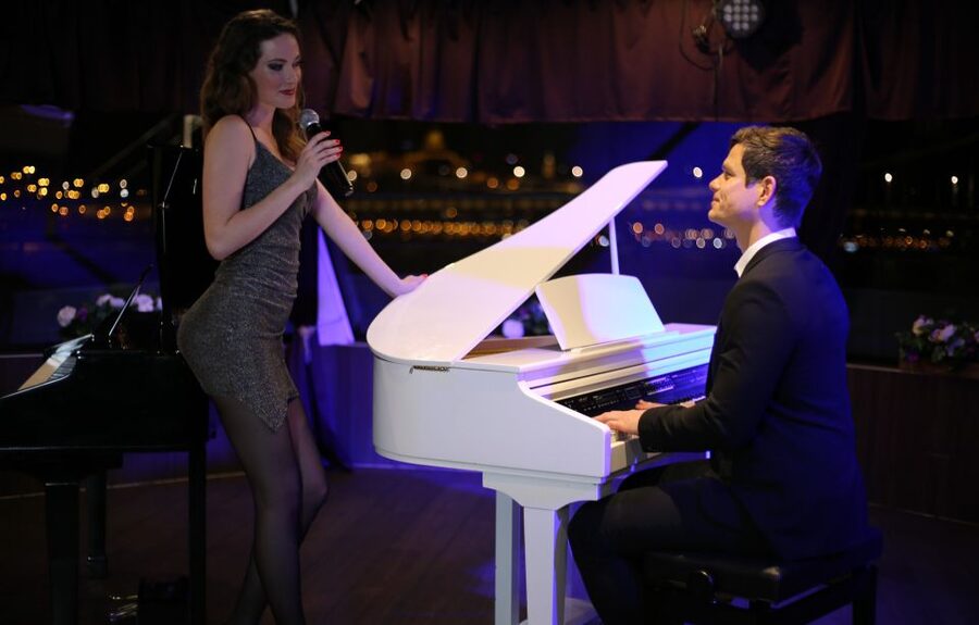Budapest: Danube Drink and Piano Show - Parliament viewed from the Danube