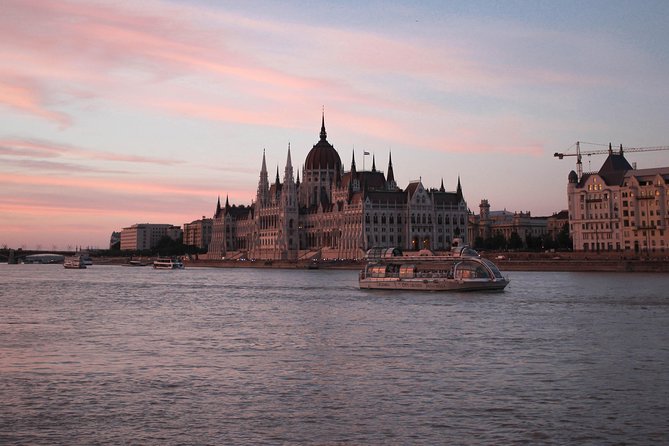Budapest Danube River Candlelit Dinner Cruise with Live Music - Windows, lighting, and the best place to sit