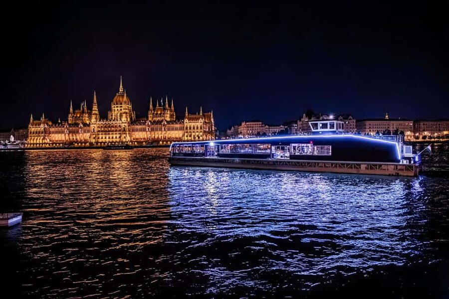 Budapest: Danube River Sightseeing Cruise with Audio Guide - Parliament, Chain Bridge, and the classic river view
