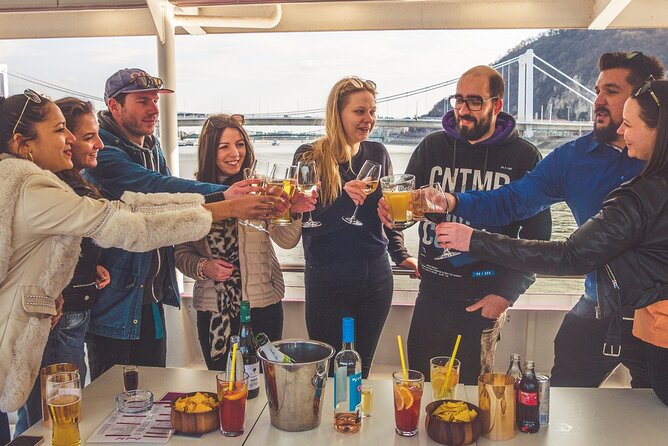 Budapest Danube Sightseeing Cruise with Unlimited Drinks - Gresham Palace and the Pest waterfront