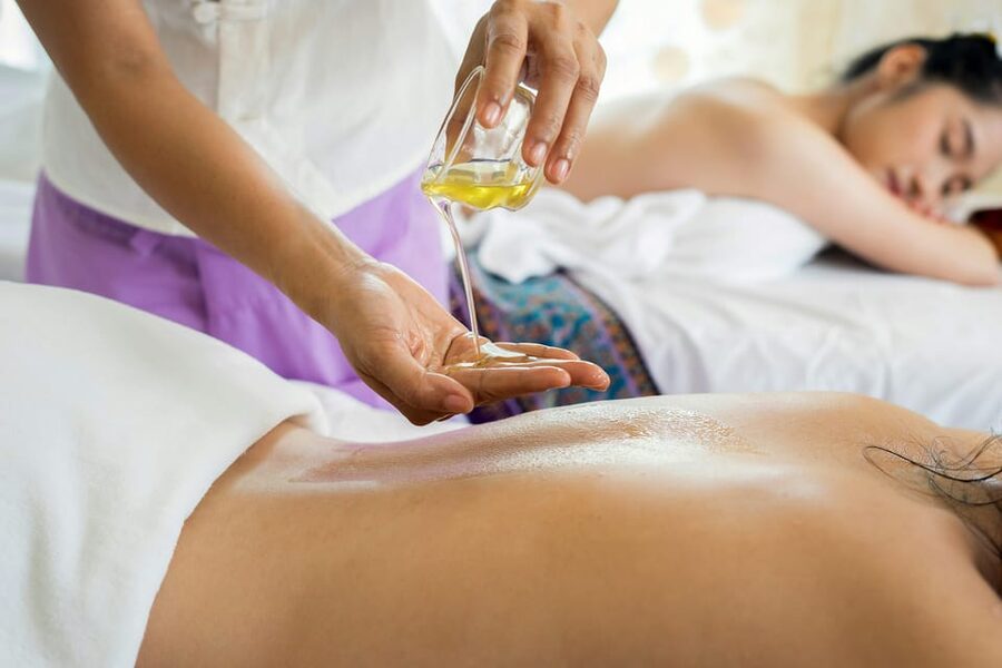 BUDAPEST, Day Spa : Couples Massage with Roses Bubble Bath - Finger food and sparkling wine complete the occasion