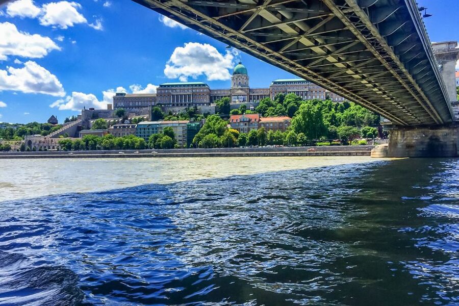 Budapest: Daytime Sightseeing Boat Cruise - How the Audio Guide Works