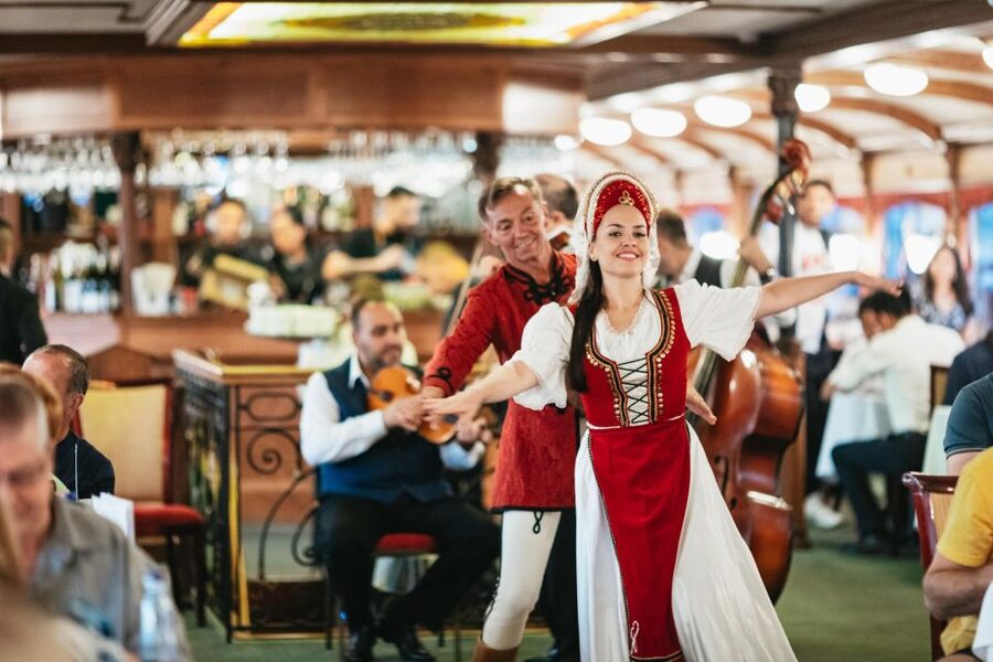 Budapest: Dinner Cruise with Live Music and Folk Dance Show - Rajkó musicians and the cimbalom