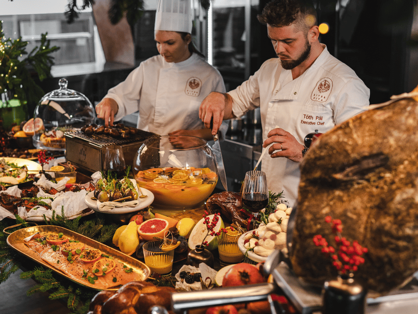 Budapest: Dinner Cruise with Live Music and Unlimited Drinks - Choosing between the chef’s dinner and BBQ