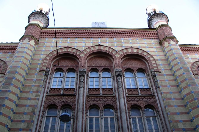 Budapest Dohany, Heroes', Rumbach synagogues & Jewish Ghetto Tour - Walking through Király Street and Gozsdu Udvar