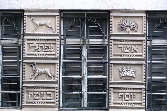 Budapest Dohany, Heroes', Rumbach synagogues & Jewish Ghetto Tour - How much walking and talking to expect
