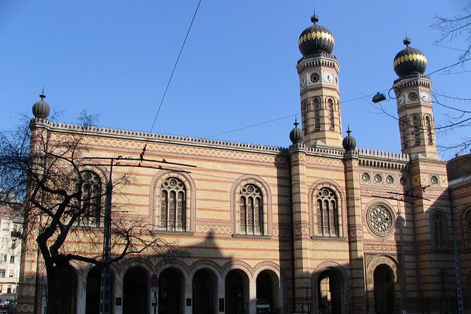 Budapest Dohany, Heroes', Rumbach synagogues & Jewish Ghetto Tour - The Tree of Life and the ghetto cemetery