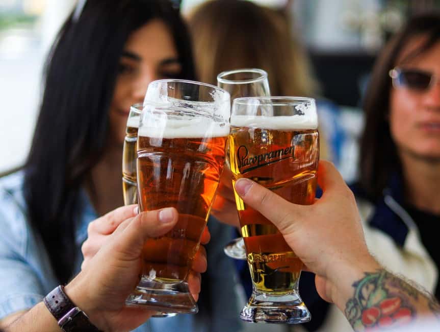 Budapest: Downtown Budapest Unlimited Booze Cruise - Should you book the Budapest Unlimited Booze Cruise?