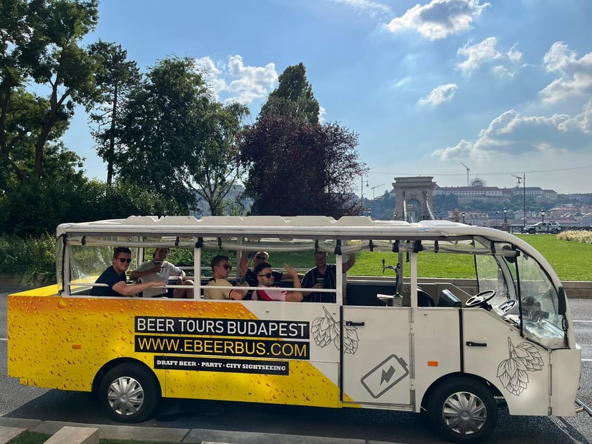 Budapest: eBeerBus Sightseeing Tour - Meeting at Heroes’ Square