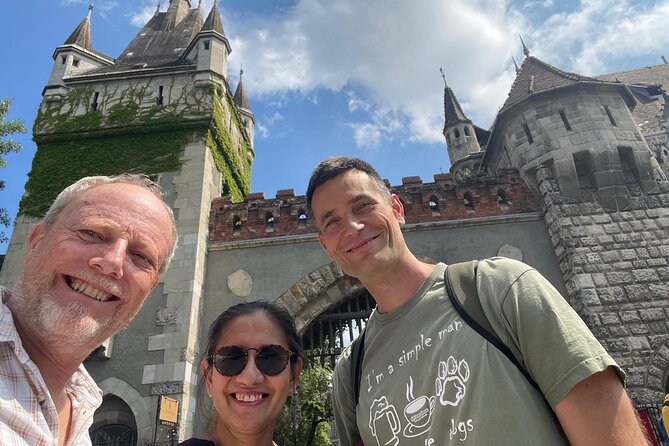 Budapest Essential Walk&Food tasting - One afternoon, much of Budapest