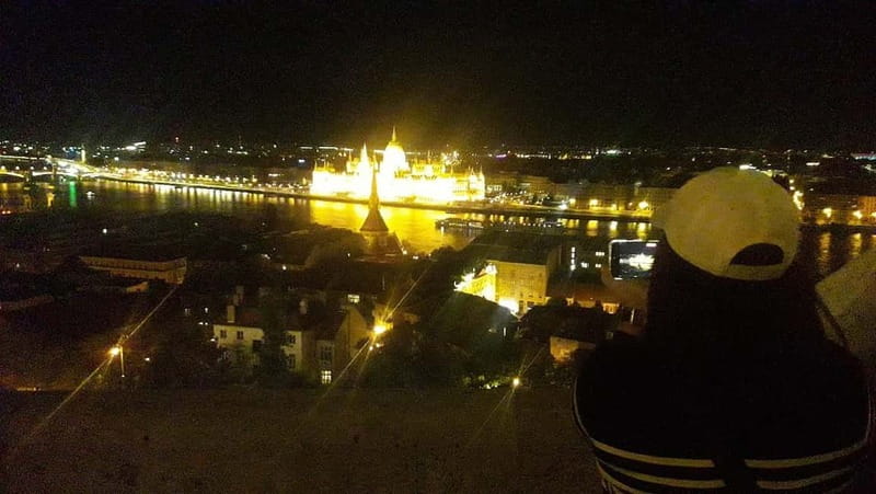 Budapest: Evening Castle Hill Tour with Fishermen's Bastion - A small van and a relaxed group