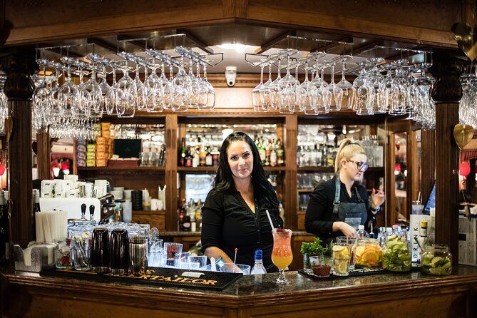 Budapest Evening Cruise with Entertainment and Drink Options - Live Hungarian music changes the mood