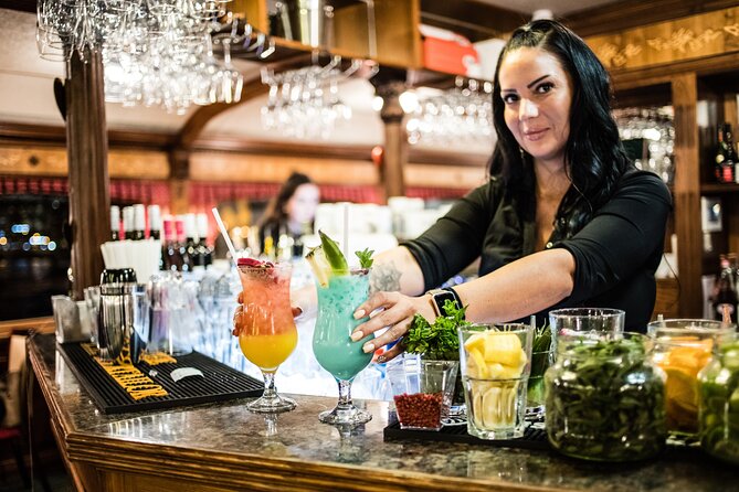 Budapest Evening Cruise with Entertainment and Drink Options - Picking the right drinks package