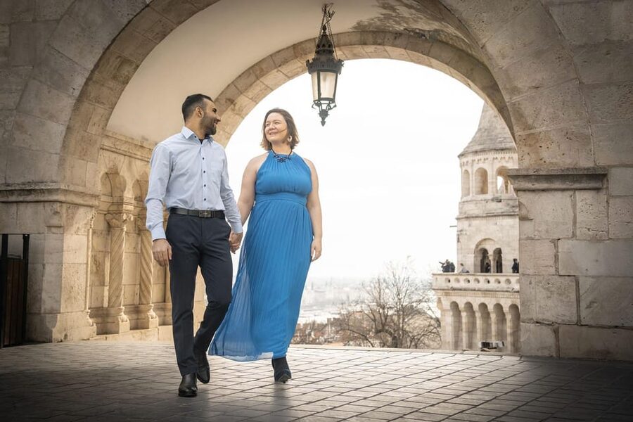 Budapest: Fast Private Photoshoot at Fisherman's Bastion - The value of $88 for up to four people