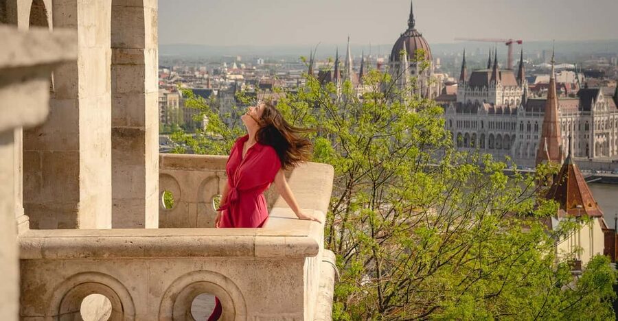 Budapest: Fast Private Photoshoot at Fisherman's Bastion - Arriving at Fishermans Bastion for your photos