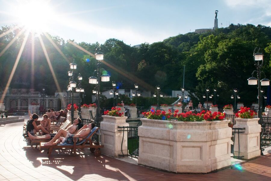 Budapest: Full-Day Gellért Spa Ticket - How to plan your full day in the pools