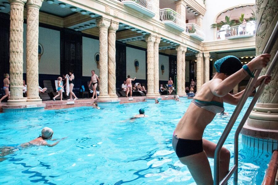 Budapest: Full-Day Gellért Spa Ticket - What the indoor thermal pools feel like