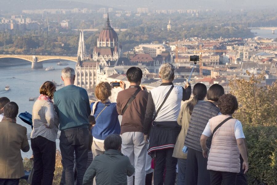 Budapest: Grand City Tour with Parliament Visit - Why this half-day tour works in Budapest