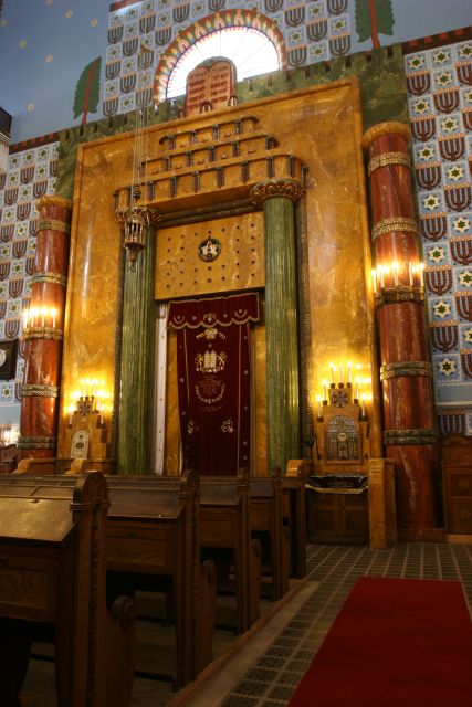 Budapest Grand Half-Day Jewish Heritage Tour - Inside the Jewish Museum