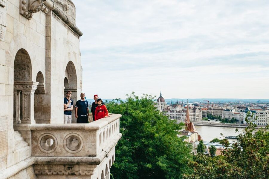 Budapest: Grand Sightseeing Bike Tour - Bikes, safety, and the hill question