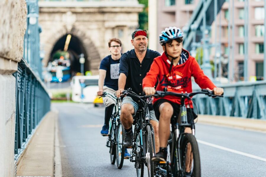 Budapest: Grand Sightseeing Bike Tour - Andrássy Avenue, the Opera, and House of Terror