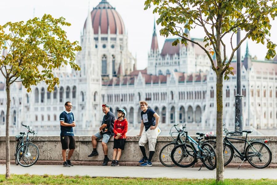 Budapest: Grand Sightseeing Bike Tour - Heroes’ Square and City Park