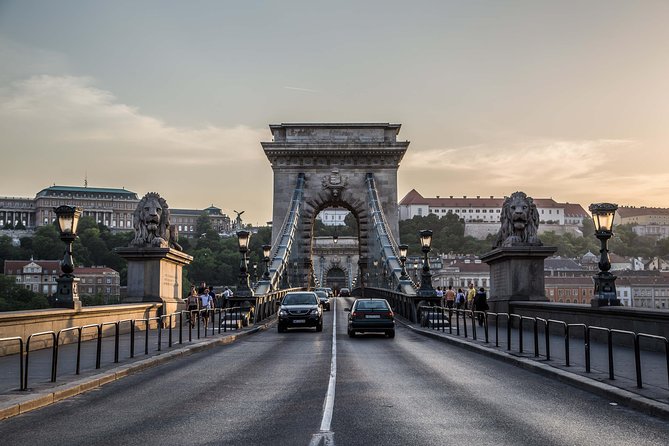 Budapest Grand Walk - Start with sparkling wine in Budapest’s Palace district