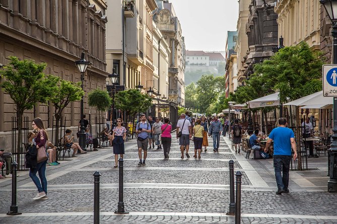 Budapest Grand Walk - Coffee and the stories behind Budapest’s memorials