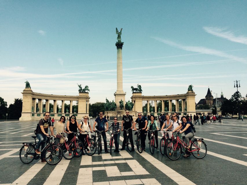 Budapest: Guided Bike Tour Plus - Climbing Castle Hill for the best early view