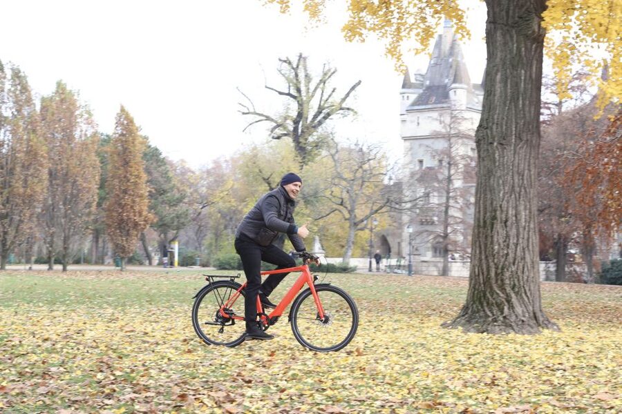 Budapest: Guided Downtown Electric Bike Tour - St. Stephen’s Basilica, Liberty Square, and Parliament