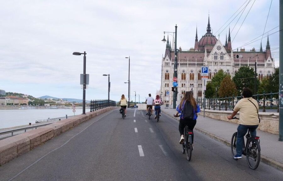 Budapest: Guided E-Bike Sightseeing Tour - Who should book this Budapest bike tour
