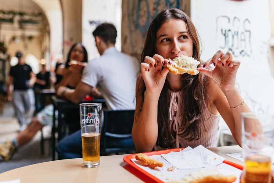 Budapest: Guided Foodie Walking Tour with Food and Drinks - District 7, where food and city history overlap