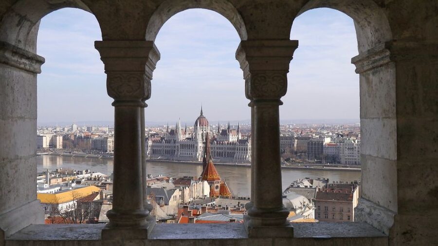 Budapest: Half-Day Highlights Small Group Private Tour - Castle Hill, Fisherman’s Bastion, and Matthias Church