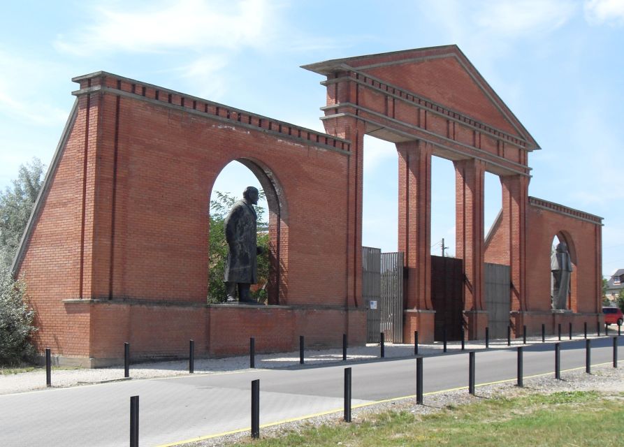 Budapest Half-Day Tour: Life Behind the Iron Curtain - Should You Book It?