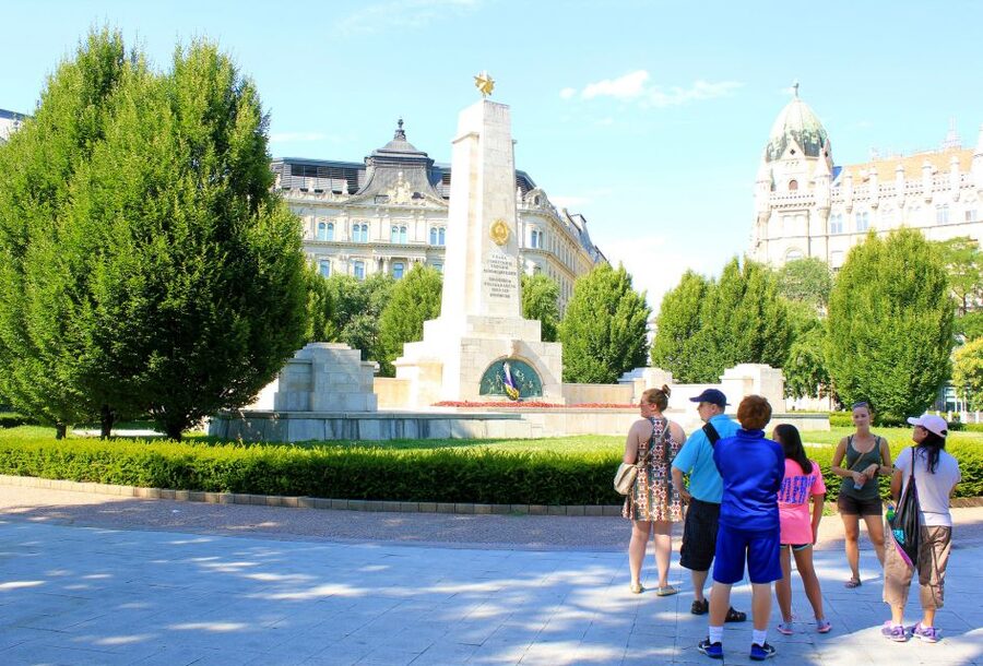 Budapest: Hammer & Sickle Communism Walking Tour - Starting at Deák Ferenc Square