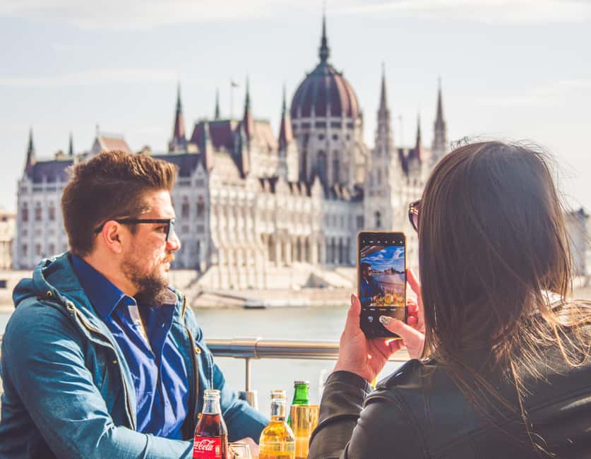 Budapest: Happy Hour Sightseeing Cruise - Buda Castle and the hills beyond