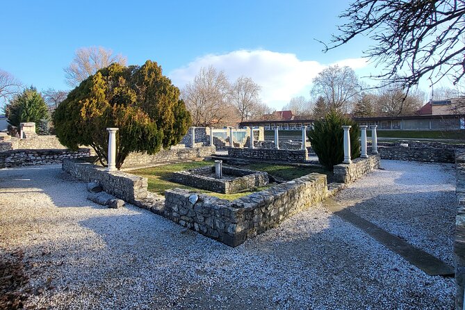 Budapest Hidden Gems - Roman Aquincum Private Tour - Finding Hercules Villa among apartment blocks