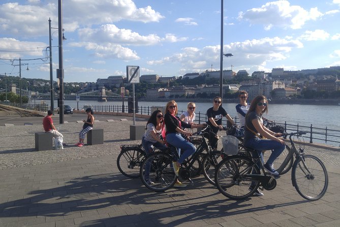 Budapest Highlights Bike Tour - St. Stephen’s Basilica and the return to the start