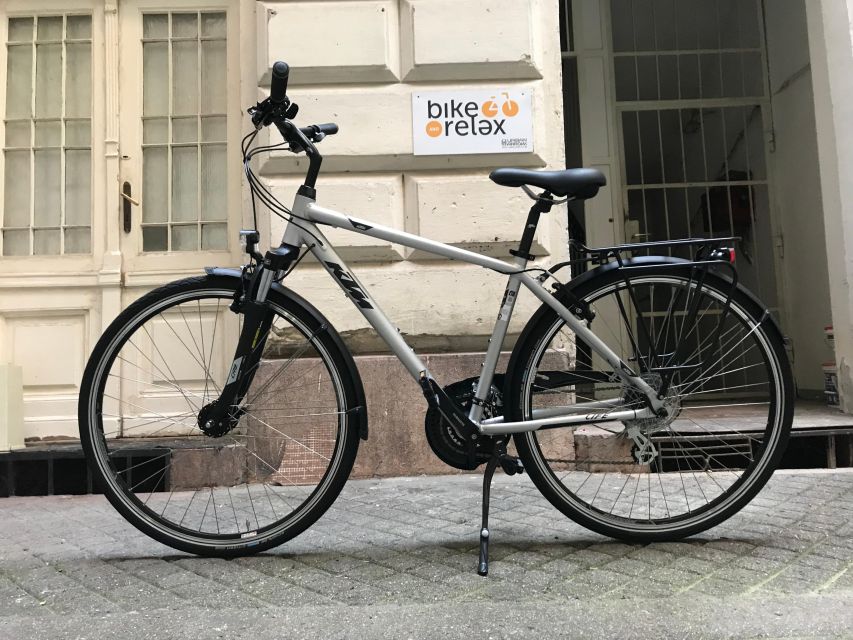 Budapest: Historic Downtown Bicycle Ride with Scenic Views - Heroes’ Square and City Park