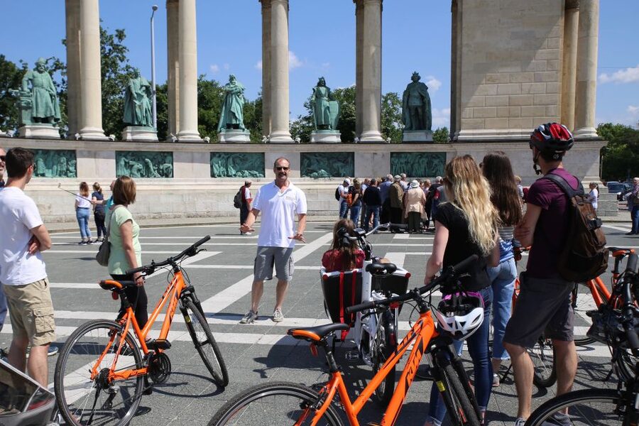 Budapest: Historic Downtown Bicycle Ride with Scenic Views - The Opera House, Basilica, and Liberty Square