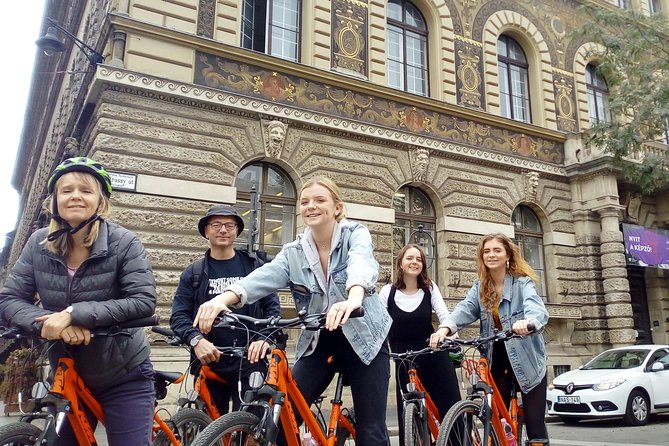 Budapest Historic Downtown Bicycle Tour in small groups - Liberty Bridge and the ride back to the Jewish Quarter
